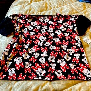 Disney Parks Minnie Mouse shirt